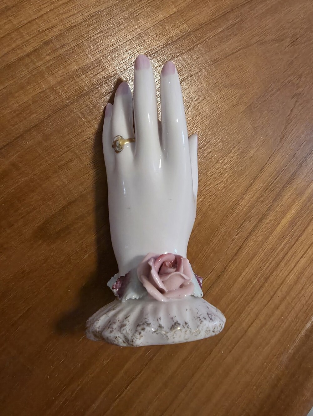 lefton bone china, hand painted 152,Mid Century "lefton" hand figurine